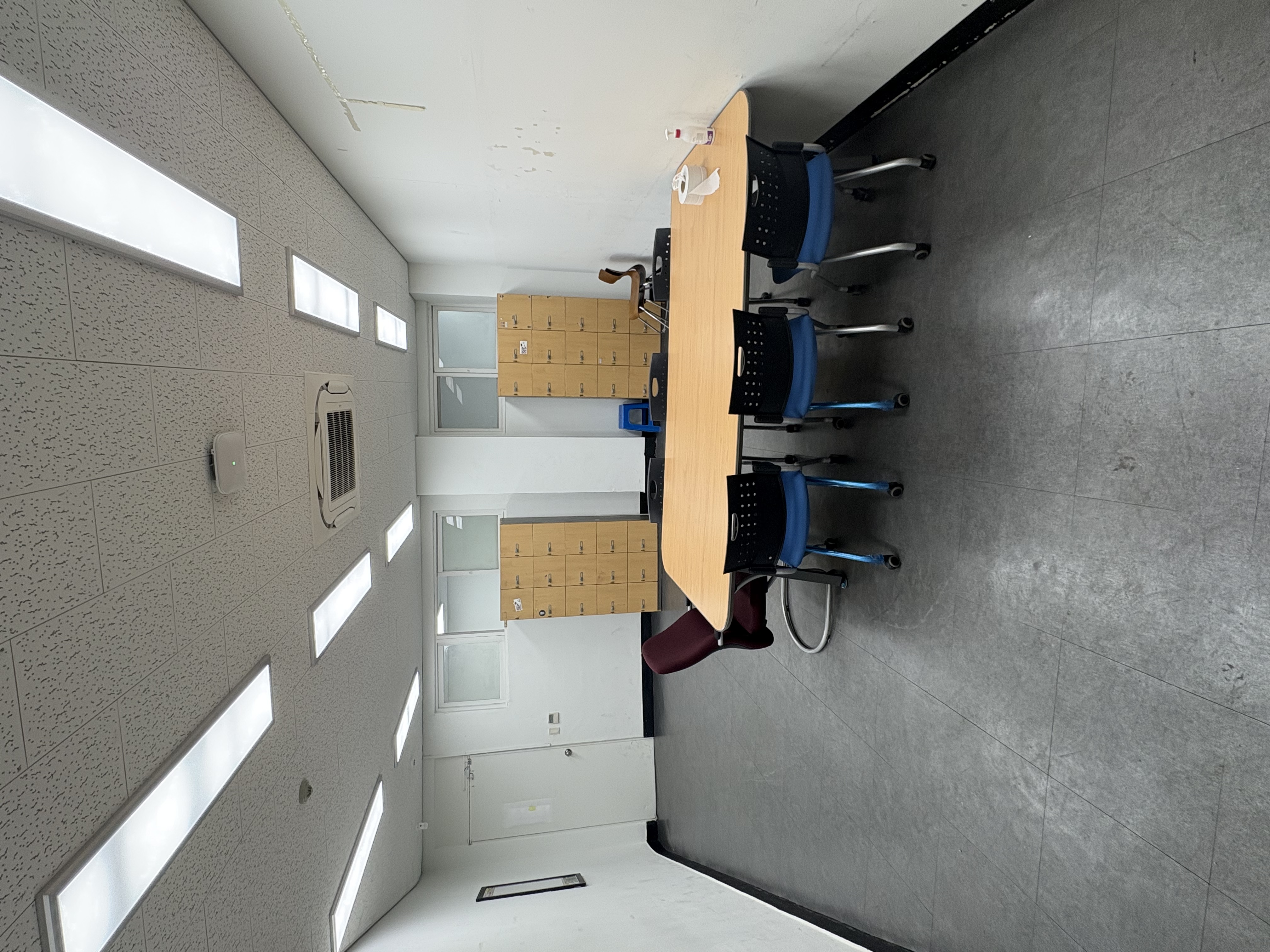 322호 (동아리 공동 세미나실 1)