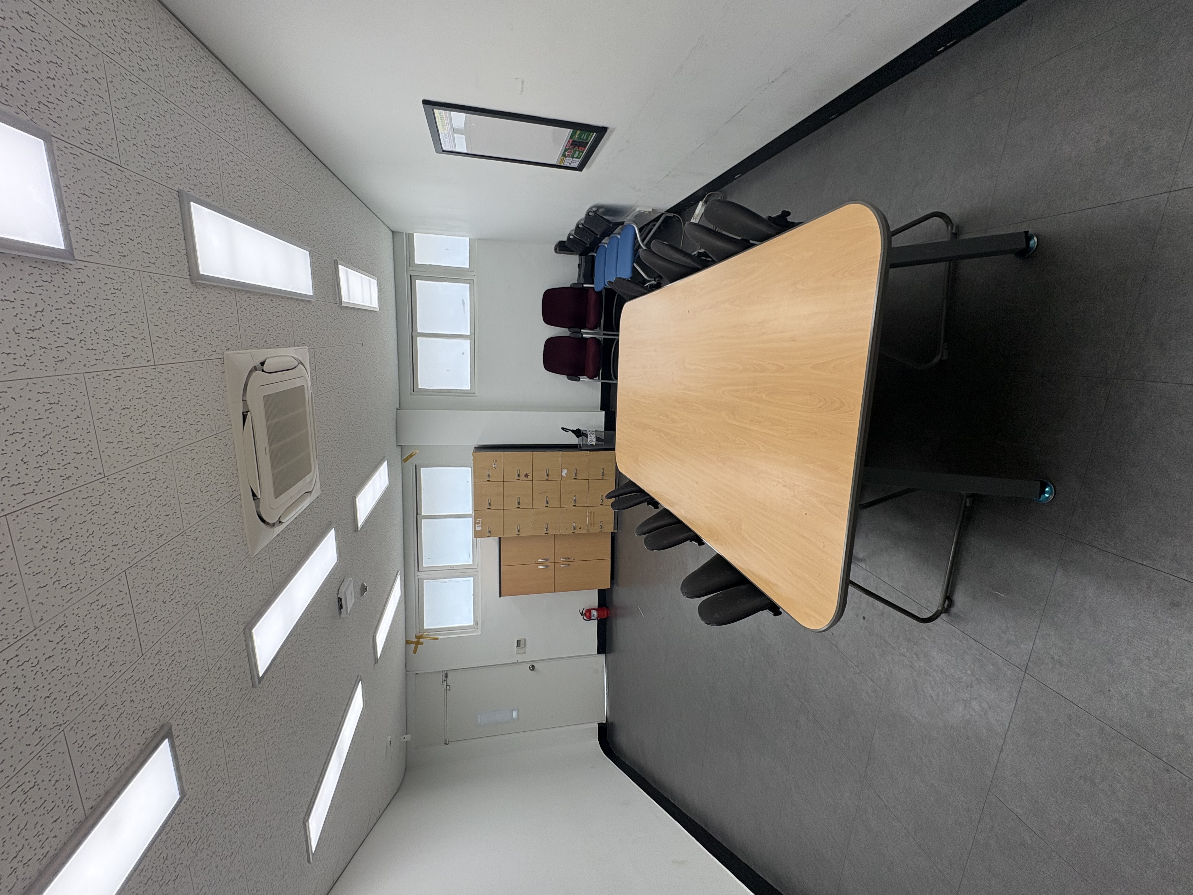 325호 (동아리 공동 세미나실 2)