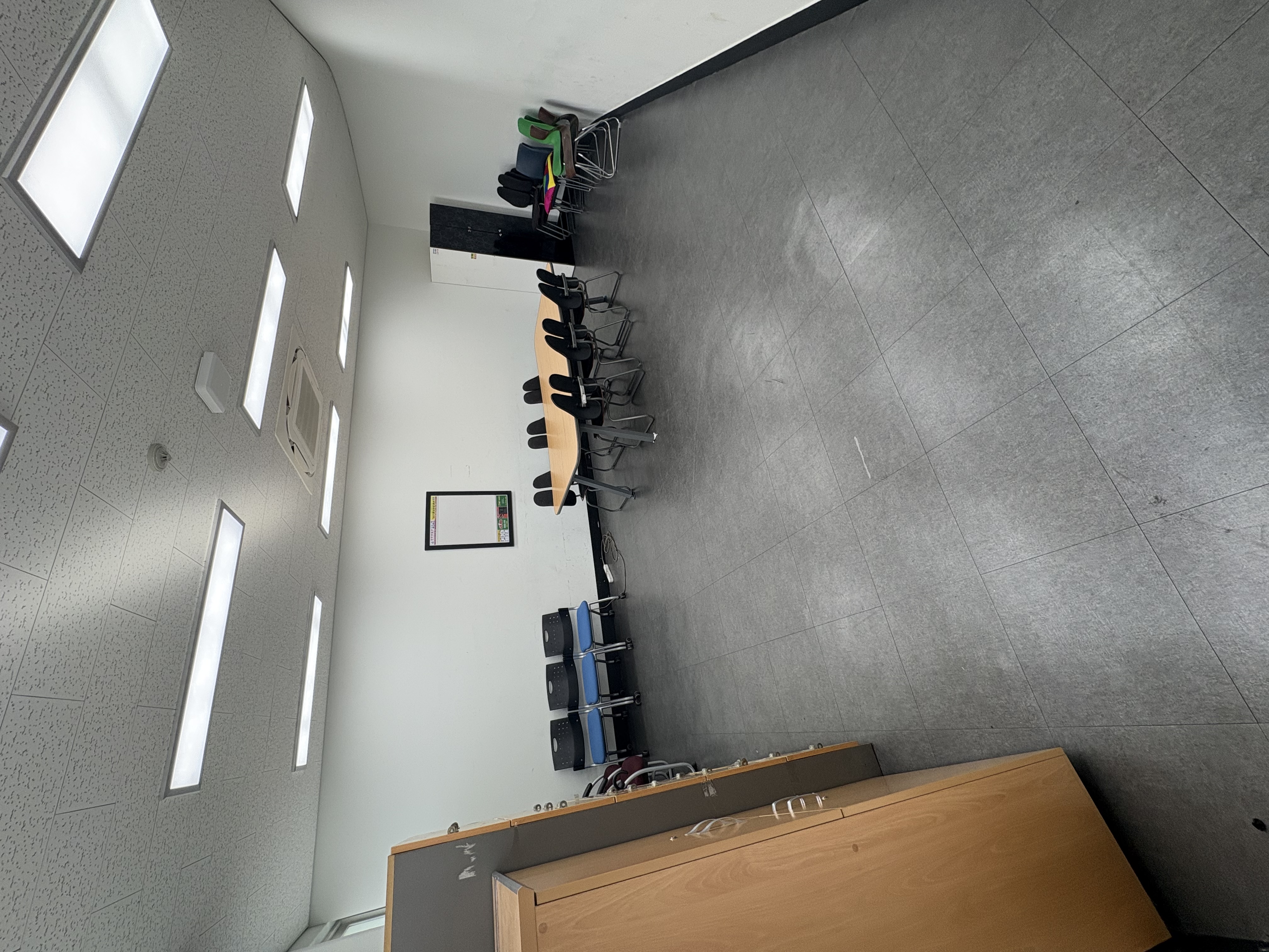 325호 (동아리 공동 세미나실 2)